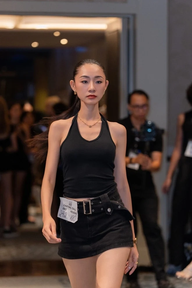 Nhà thiết kế Julien Fournié yêu cầu đặc biệt khi tuyển chọn người mẫu Việt Nam