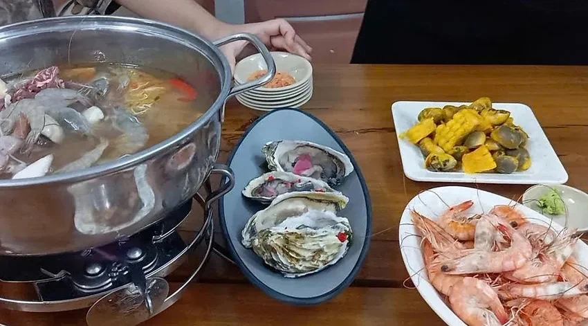 7 người nghi ngộ độc sau ăn buffet ốc: Bộ Y tế yêu cầu tạm đình chỉ hoạt động nhà hàng