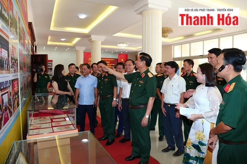 Bộ Tư lệnh Quân khu 4 gặp mặt các cơ quan báo chí