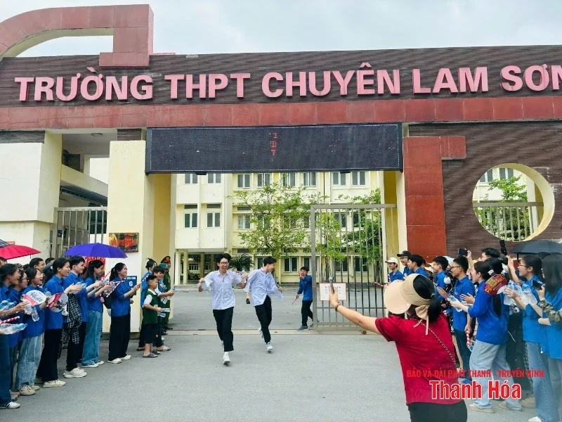 Công bố điểm chuẩn trúng tuyển THPT năm học 2025-2026
