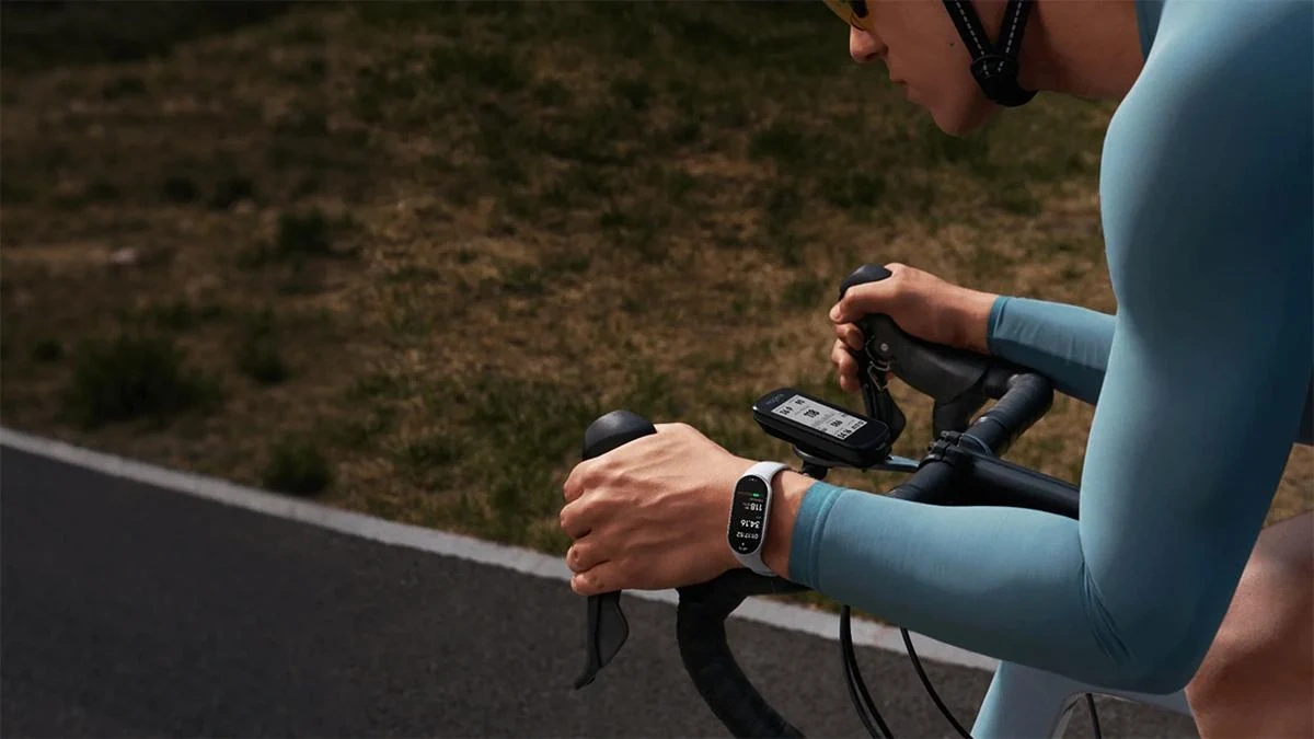 Xiaomi Mi Band 10 chính thức ra mắt: Thiết kế mới, giá siêu rẻ, pin cực trâu!