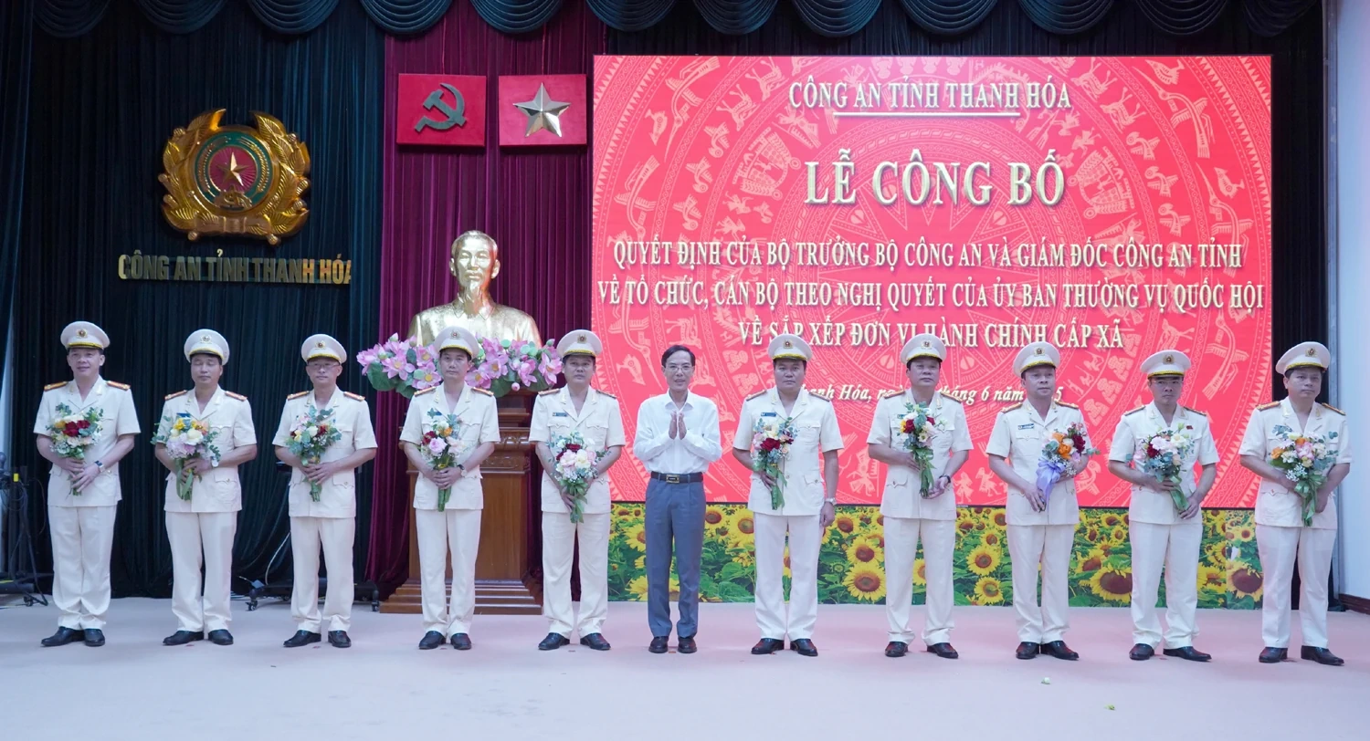 Công an tỉnh Thanh Hóa công bố các quyết định về tổ chức, cán bộ