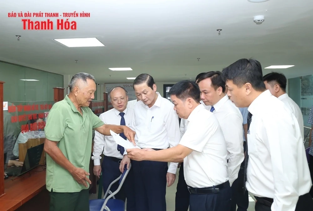 Chủ tịch UBND tỉnh Đỗ Minh Tuấn kiểm tra công tác vận hành chính quyền địa phương 2 cấp tại phường Sầm Sơn và Nam Sầm Sơn