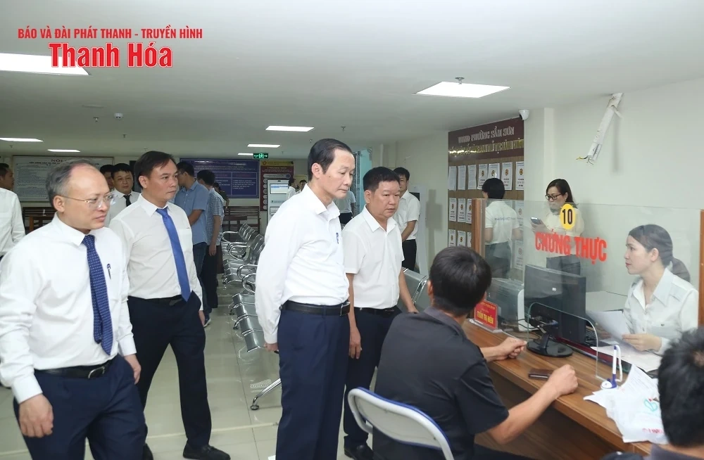 Chủ tịch UBND tỉnh Đỗ Minh Tuấn kiểm tra công tác vận hành chính quyền địa phương 2 cấp tại phường Sầm Sơn và Nam Sầm Sơn