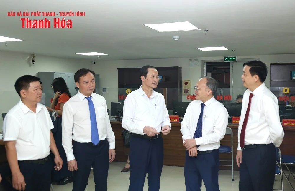 Chủ tịch UBND tỉnh Đỗ Minh Tuấn kiểm tra công tác vận hành chính quyền địa phương 2 cấp tại phường Sầm Sơn và Nam Sầm Sơn