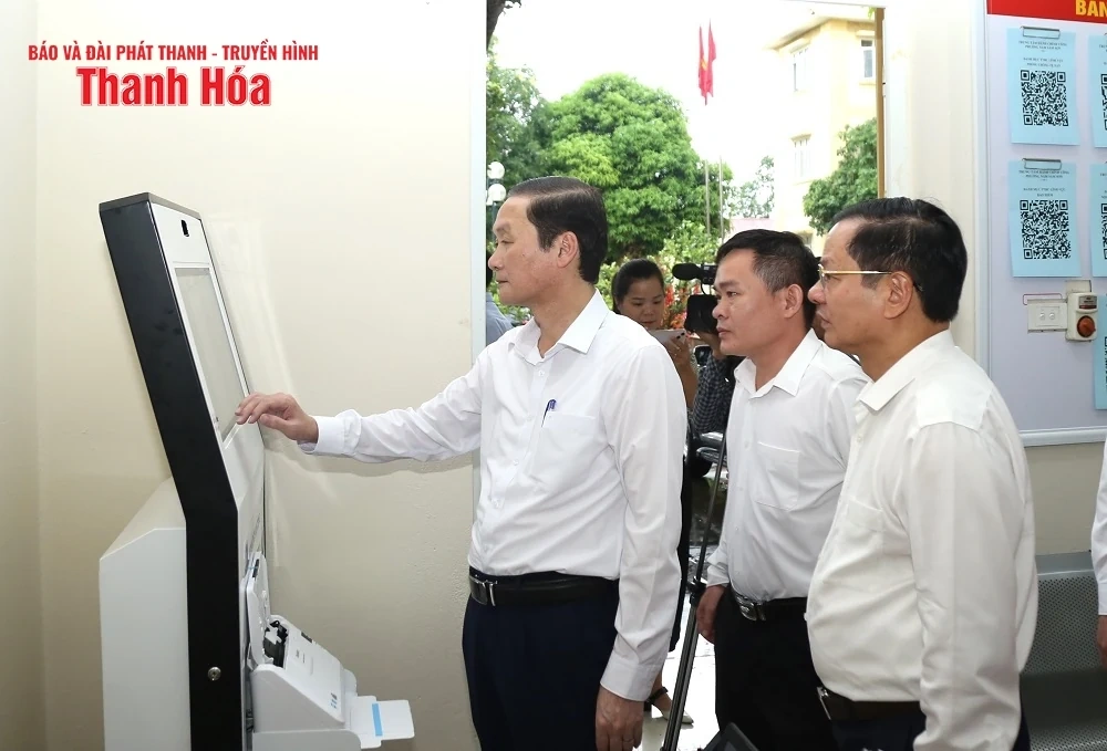 Chủ tịch UBND tỉnh Đỗ Minh Tuấn kiểm tra công tác vận hành chính quyền địa phương 2 cấp tại phường Sầm Sơn và Nam Sầm Sơn