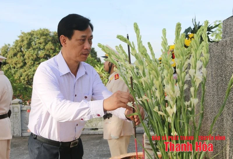 Phó Trưởng Đoàn ĐBQH tỉnh Mai Văn Hải thăm, tặng quà tri ân các gia đình chính sách