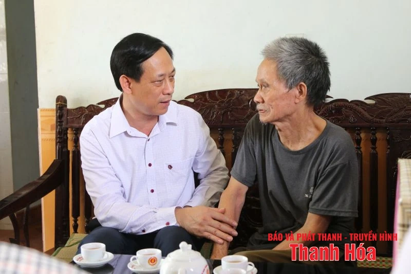 Phó Trưởng Đoàn ĐBQH tỉnh Mai Văn Hải thăm, tặng quà tri ân các gia đình chính sách