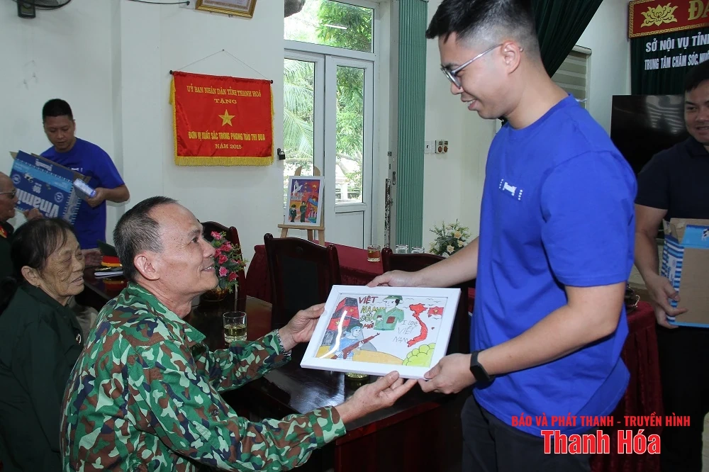 Vinamilk tri ân người có công tại Trung tâm chăm sóc, nuôi dưỡng người có công Thanh Hóa