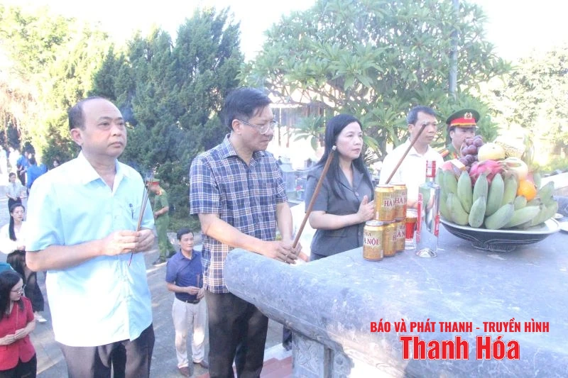 Chủ nhiệm Ủy ban Kiểm tra Tỉnh ủy Phạm Thị Thanh Thủy thăm, tặng quà các gia đình chính sách