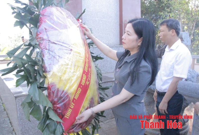 Chủ nhiệm Ủy ban Kiểm tra Tỉnh ủy Phạm Thị Thanh Thủy thăm, tặng quà các gia đình chính sách