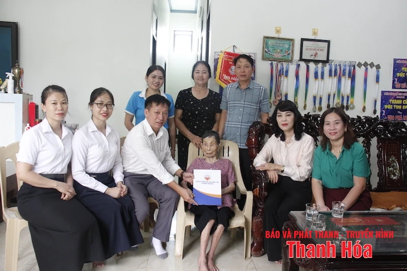 TYM Chi nhánh Thanh Hóa trao 43 suất quà tri ân dịp 27/7