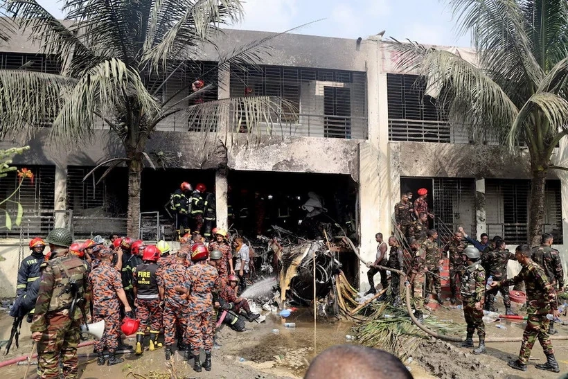 Bangladesh tổ chức quốc tang tưởng niệm các nạn nhân vụ rơi máy bay huấn luyện