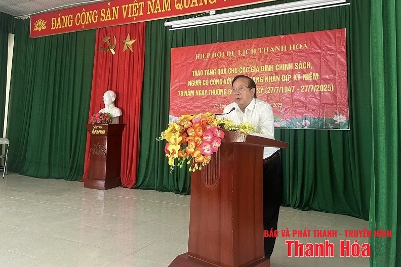 Hiệp hội Du lịch tỉnh Thanh Hóa trao nhà tình nghĩa, tặng quà gia đình chính sách