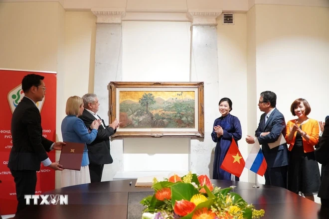 Triển lãm tranh sơn mài lớn nhất của Việt Nam tại Liên bang Nga