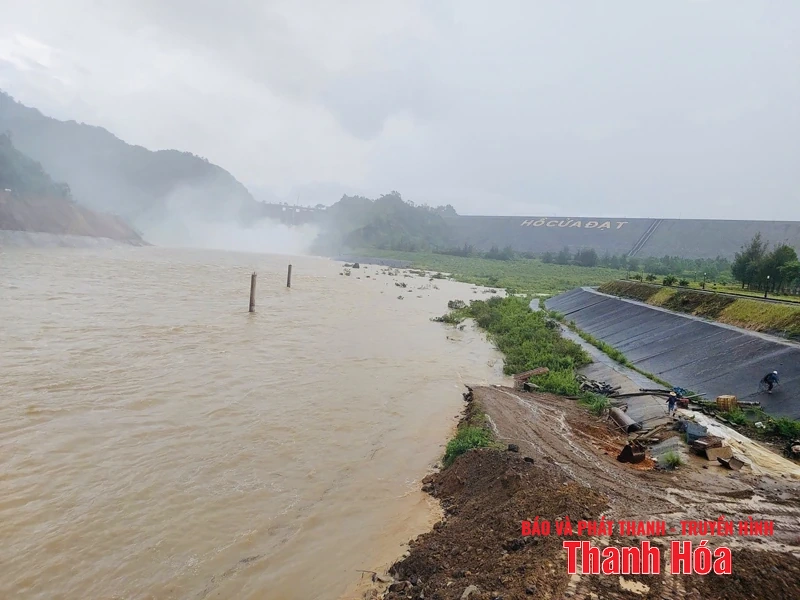 Vận hành an toàn công trình thủy lợi Cửa Đạt phục vụ sản xuất và dân sinh mùa mưa, bão