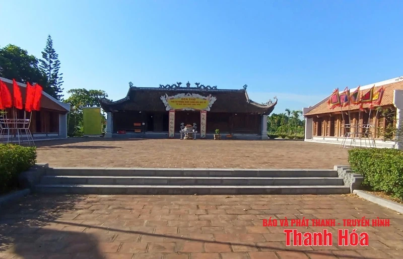 Thăm đền thờ Thái sư Hoằng Quốc công Đào Duy Từ tưởng nhớ Kinh bang hoa quốc, thống nhất xã thư”