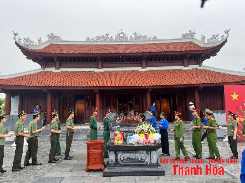 Thiết thực “Ngày hội khát vọng non sông”