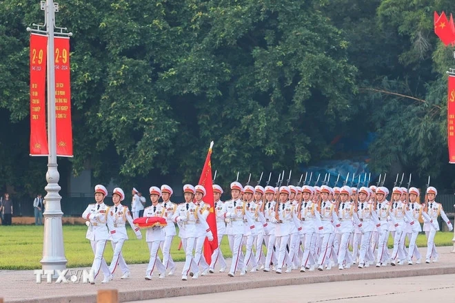 Lễ Thượng cờ tại Quảng trường Ba Đình: Linh thiêng và tự hào