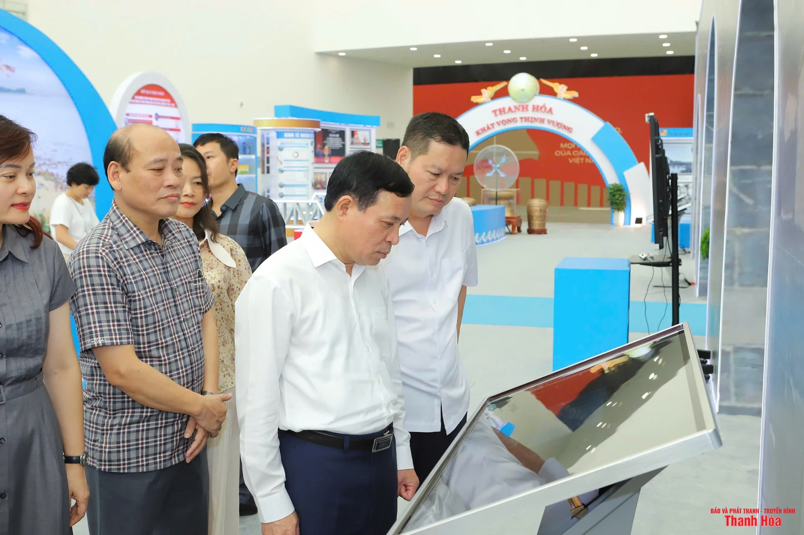 Phó Bí thư Thường trực Tỉnh ủy Lại Thế Nguyên kiểm tra công tác chuẩn bị trưng bày thành tựu kinh tế - xã hội của tỉnh Thanh Hóa tại Trung tâm Hội chợ Triển lãm Quốc gia