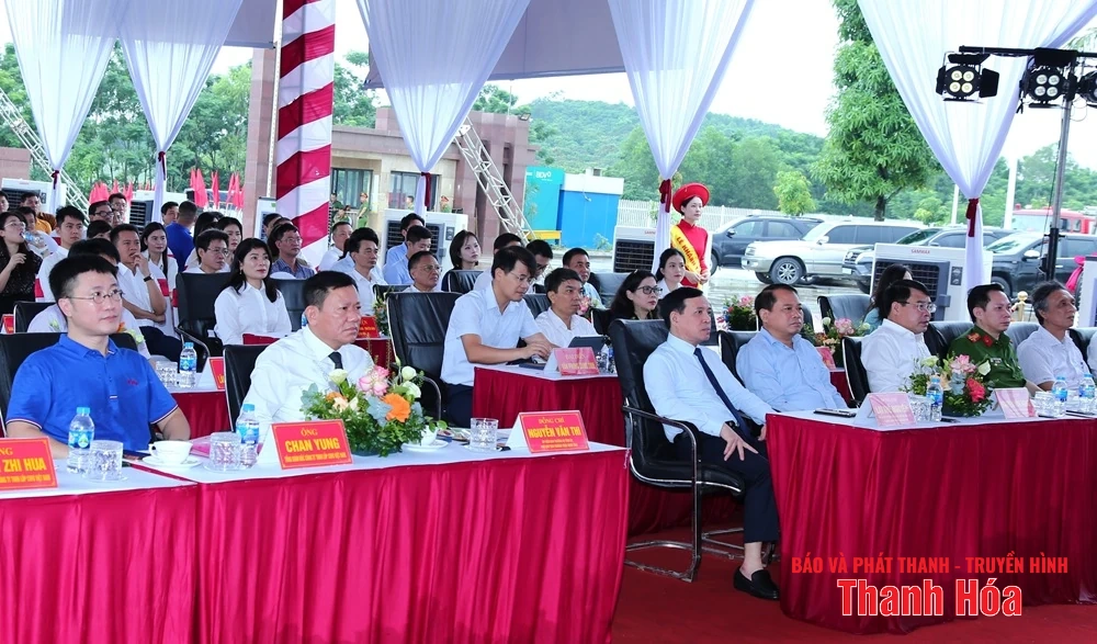 Khánh thành Nhà máy sản xuất lốp ô tô Radial