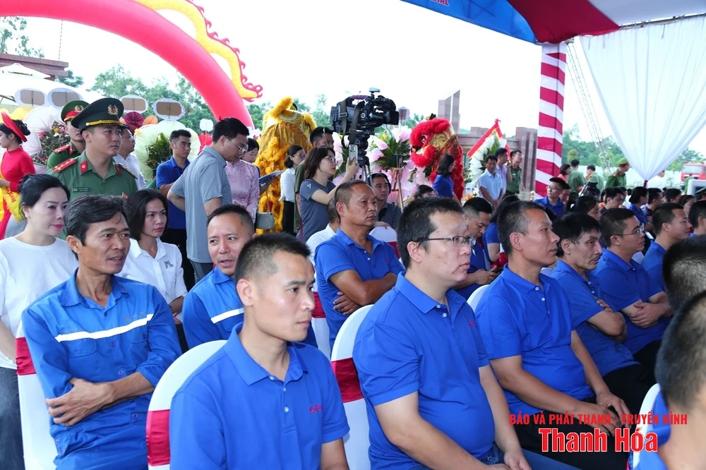 Khánh thành Nhà máy sản xuất lốp ô tô Radial