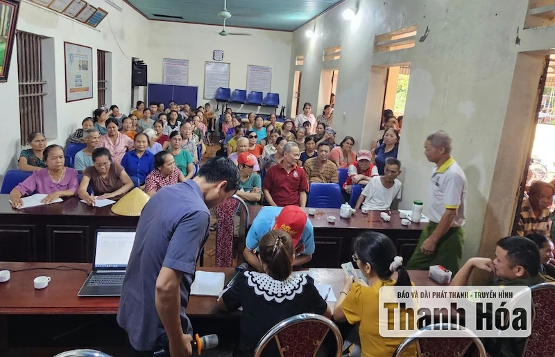 Hơn 27.400 người dân xã Tây Đô được nhận quà Tết Độc lập
