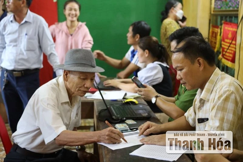 Trao quà Tết Độc lập - gắn kết yêu thương, lan tỏa niềm vui