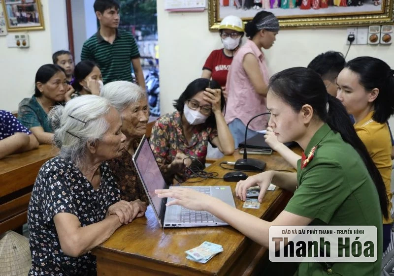 Trao quà Tết Độc lập - gắn kết yêu thương, lan tỏa niềm vui