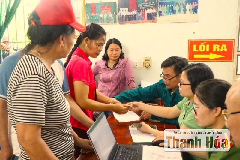 Trao quà Tết Độc lập - gắn kết yêu thương, lan tỏa niềm vui