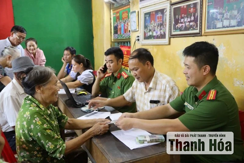 Trao quà Tết Độc lập - gắn kết yêu thương, lan tỏa niềm vui
