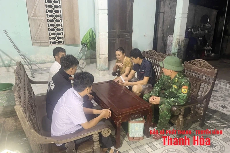 Bộ đội Biên phòng di dời khẩn cấp người dân trong đêm