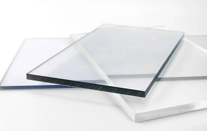 Tấm lợp lấy sáng Polycarbonate đặc ruột là gì?