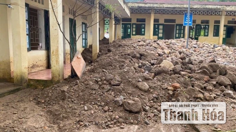 Khẩn trương khắc phục hậu quả mưa lũ, chuẩn bị cho năm học mới