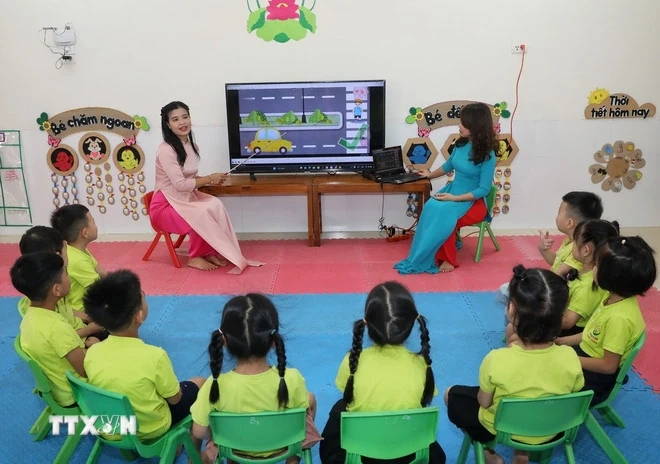 Kết luận của Bộ Chính trị, Ban Bí thư về kết quả hoạt động của chính quyền địa phương 2 cấp