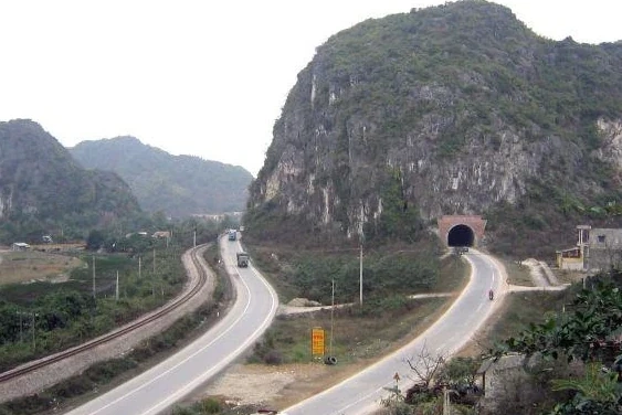 Huyền tích bên dòng sông Lèn