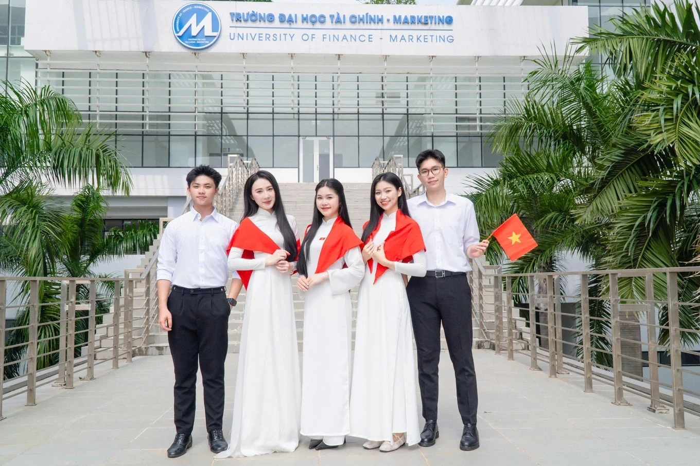 Hàng loạt trường đại học tặng mỗi sinh viên 100.000 đồng dịp Quốc khánh 2/9