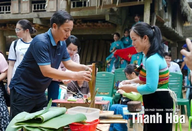 Đặc sắc không gian Triển lãm cộng đồng “Man Kháu”