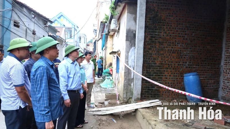 Phó Chủ tịch UBND tỉnh Mai Xuân Liêm kiểm tra, chỉ đạo công tác ứng phó bão tại 3 xã, phường ven biển