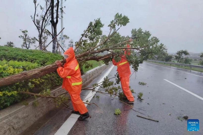 Trung Quốc tiếp tục ban hành cảnh báo màu cam về siêu bão Ragasa