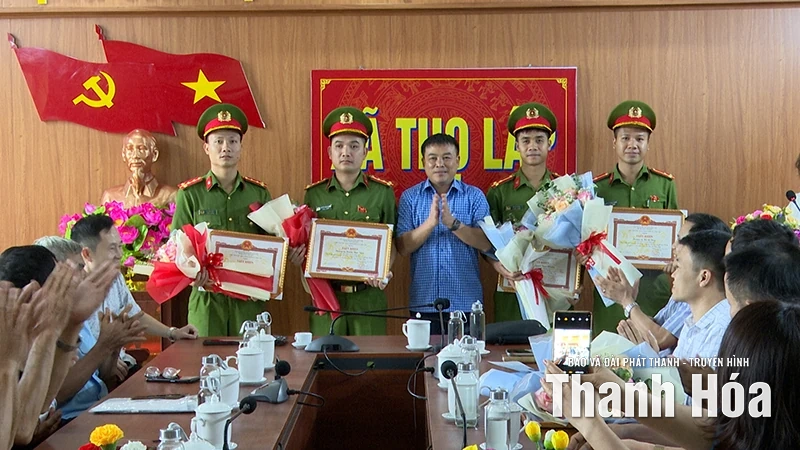 Xã Thọ Lập khen thưởng lực lượng công an có thành tích xuất sắc trong đấu tranh phòng, chống tội phạm ma túy