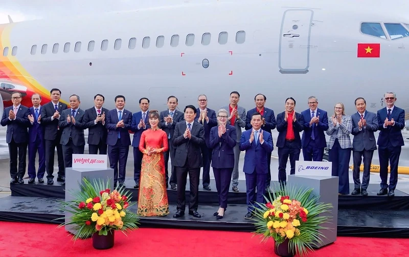 Chủ tịch nước Lương Cường chứng kiến Vietjet nhận bàn giao tàu bay Boeing đầu tiên – Dấu mốc 30 năm quan hệ Việt Nam – Hoa Kỳ