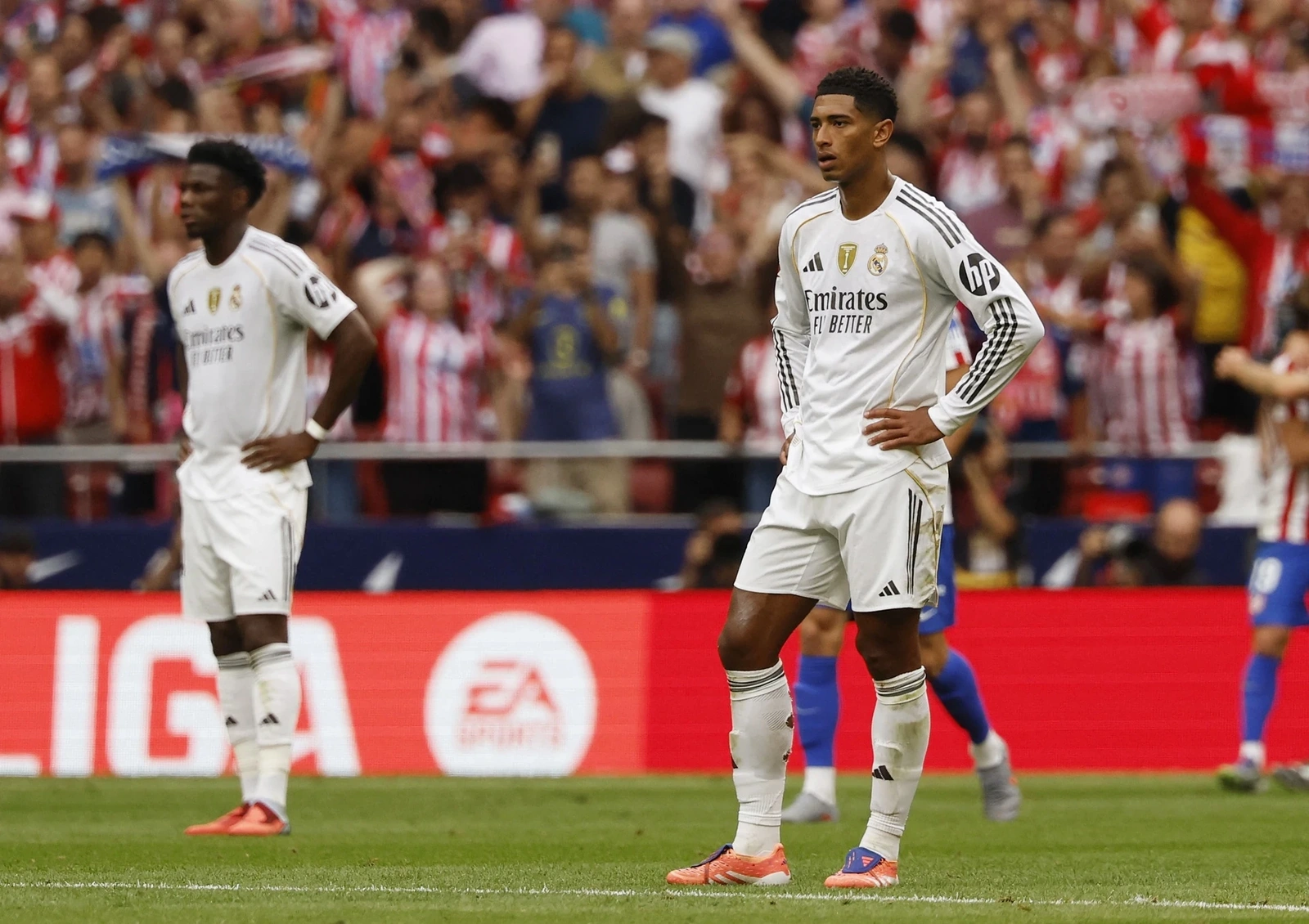 HAGL thoát hiểm, Đông Á Thanh Hóa rơi đáy bảng; Real thảm bại tại derby Madrid