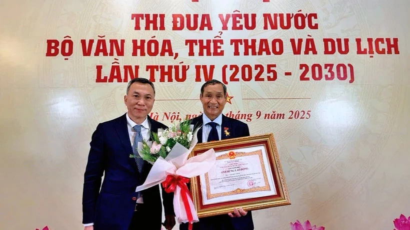 Đình Trọng rộng cửa trở lại tuyển Việt Nam; Barca bám sát Real Madrid