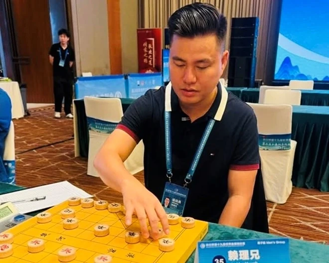 Đình Trọng rộng cửa trở lại tuyển Việt Nam; Barca bám sát Real Madrid