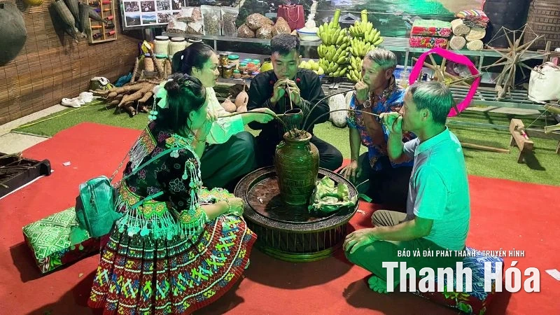 Khai mạc Liên hoan văn nghệ dân gian - Phiên chợ vùng cao năm 2025