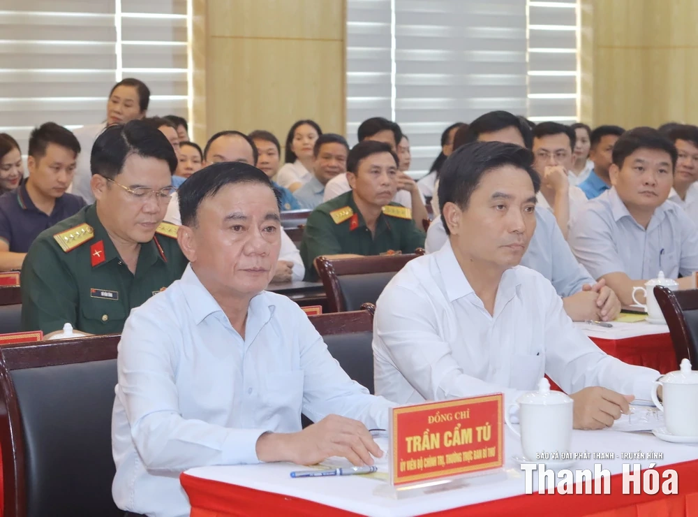 Thường trực Ban Bí thư Trần Cẩm Tú thăm hỏi, động viên Đảng bộ, chính quyền, Nhân dân tỉnh Thanh Hóa khắc phục hậu quả bão số 10