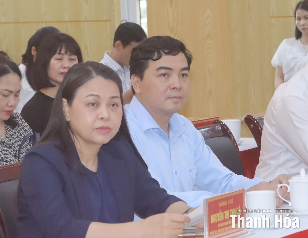 Thường trực Ban Bí thư Trần Cẩm Tú thăm hỏi, động viên Đảng bộ, chính quyền, Nhân dân tỉnh Thanh Hóa khắc phục hậu quả bão số 10