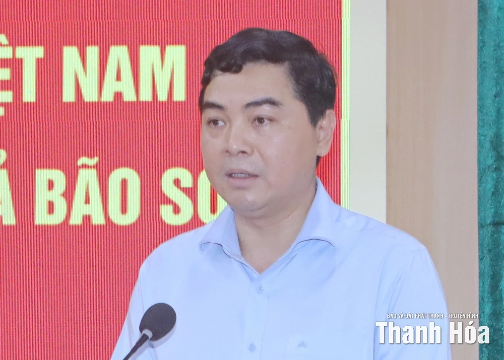 Thường trực Ban Bí thư Trần Cẩm Tú thăm hỏi, động viên Đảng bộ, chính quyền, Nhân dân tỉnh Thanh Hóa khắc phục hậu quả bão số 10