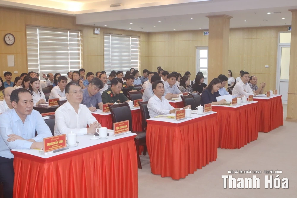 Thường trực Ban Bí thư Trần Cẩm Tú thăm hỏi, động viên Đảng bộ, chính quyền, Nhân dân tỉnh Thanh Hóa khắc phục hậu quả bão số 10